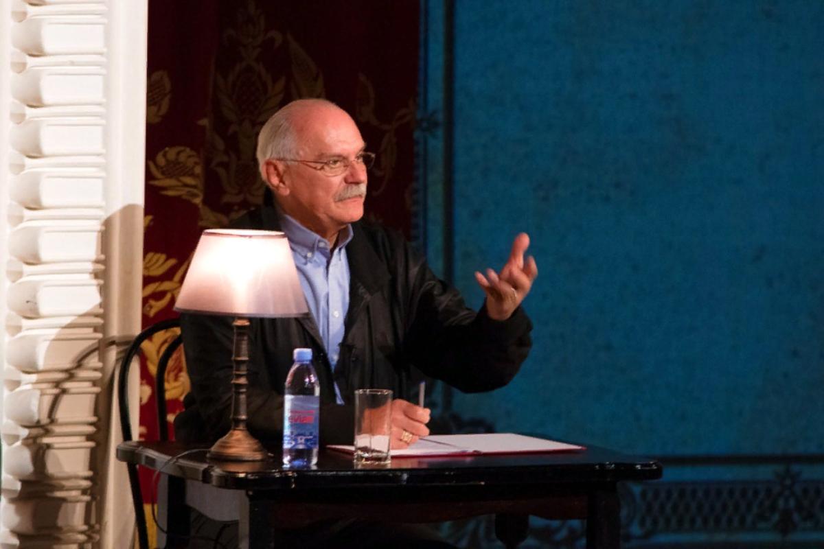 Nikita Mikhalkov film and theatre company to show their new play ‘Metamporphoses 3: Enemies’ in Penza