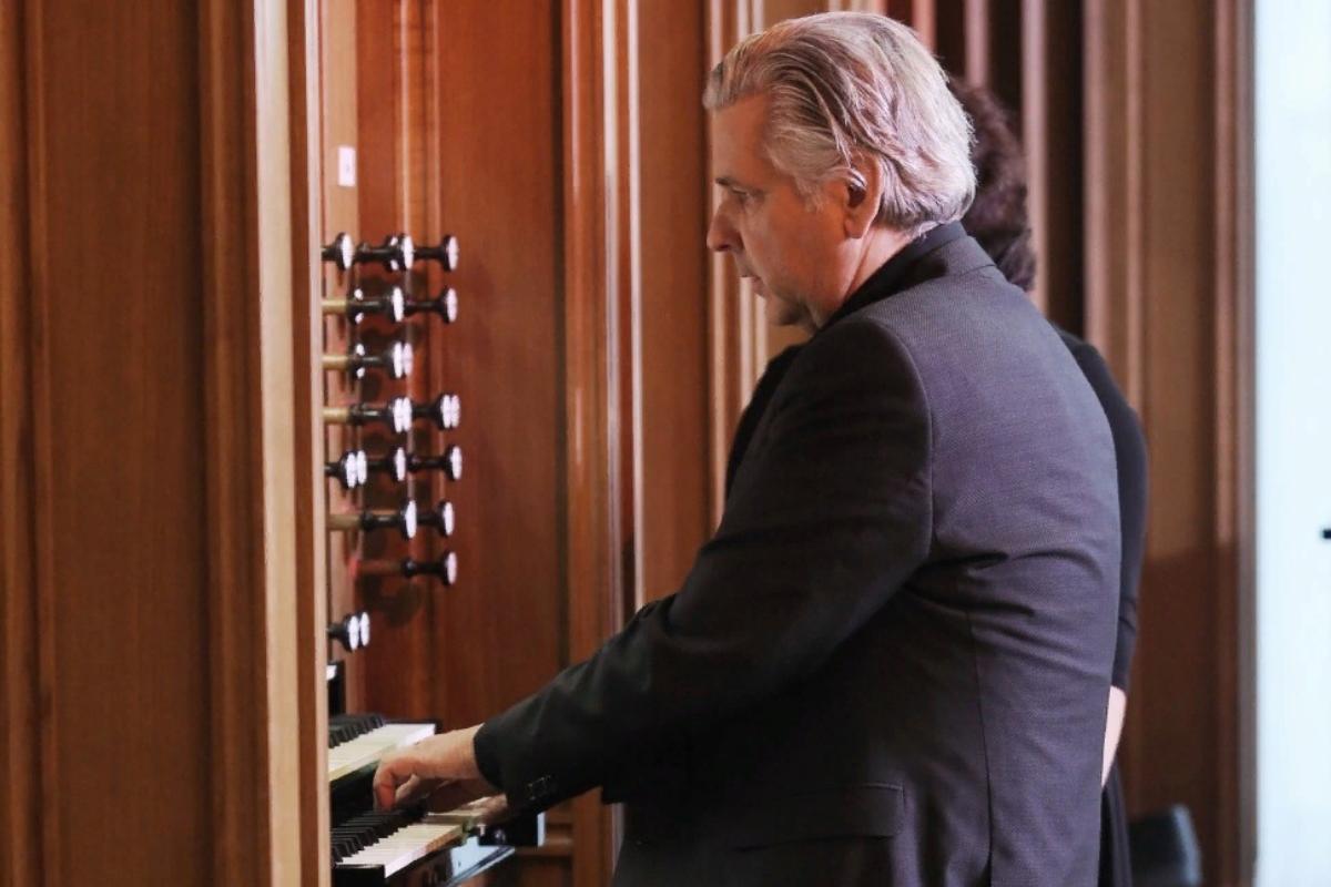 Famous organist Aart Bergwerff performed in “Penzaconcert”