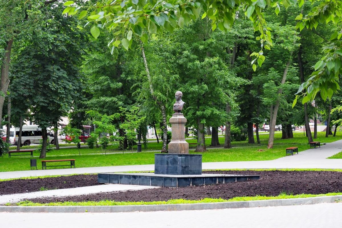 M.Yu. Lermontov monument