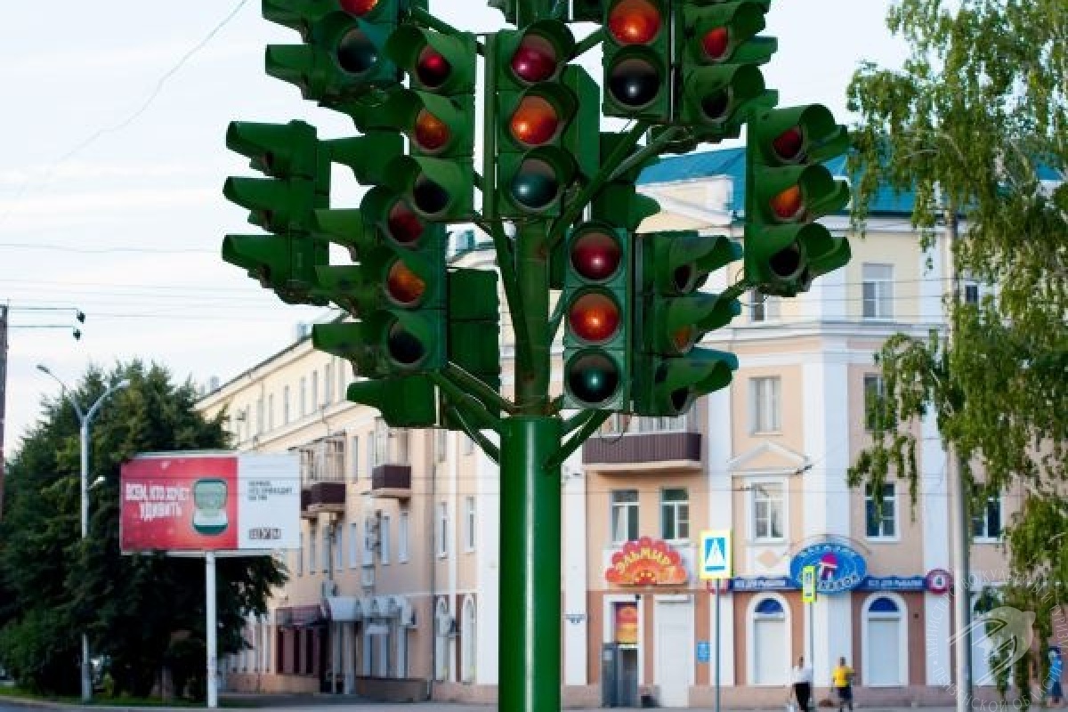 ‘Traffic Light Tree’ Public Art Object